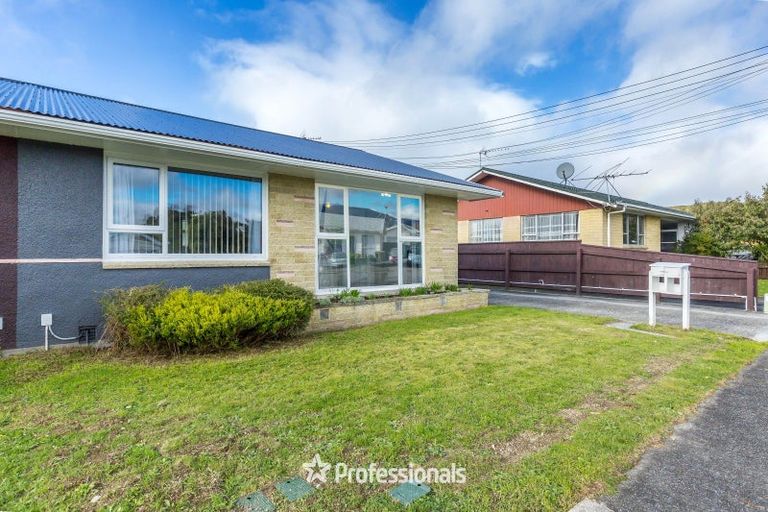 Photo of property in 2/6 Hay Street, Ebdentown, Upper Hutt, 5018