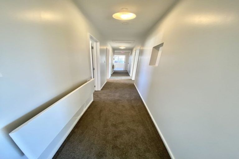 Photo of property in 33 Pensacola Crescent, Broomfield, Christchurch, 8042