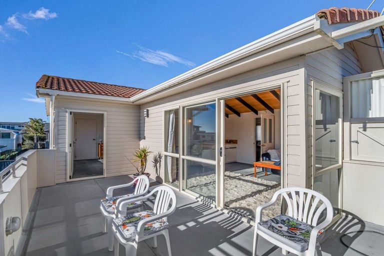 Photo of property in 1/186 Marine Parade, Mount Maunganui, 3116