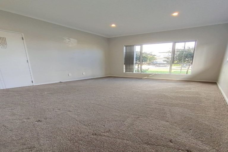 Photo of property in 15 Ballindrait Drive, Flat Bush, Auckland, 2019