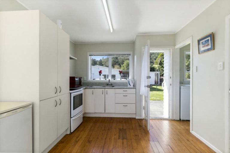 Photo of property in 91 Wood Street, Wainuiomata, Lower Hutt, 5014
