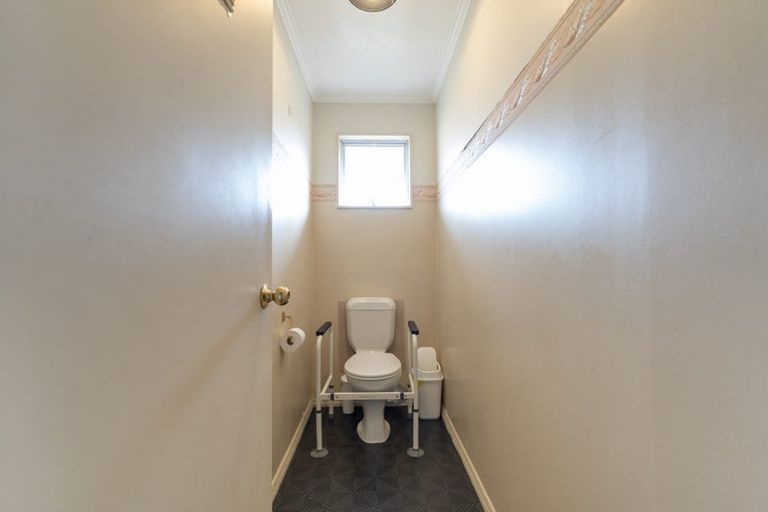 Photo of property in 1 Dresdan Court, Hokowhitu, Palmerston North, 4410