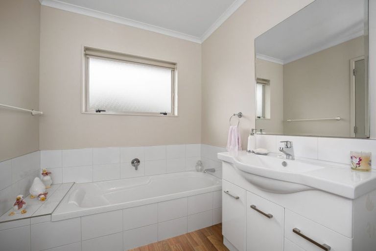 Photo of property in 53b Pemberton Crescent, Greerton, Tauranga, 3112