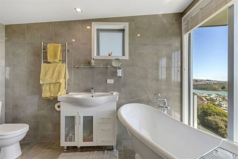 Photo of property in 21 Seascape View, Paremata, Porirua, 5024