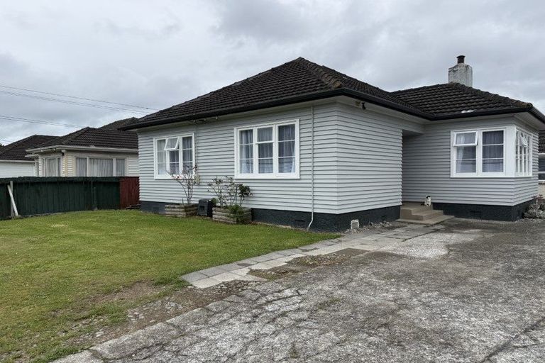 Photo of property in 13 Purser Grove, Fairfield, Lower Hutt, 5011