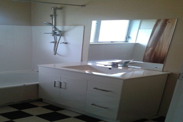 Photo of property in 3 Latham Avenue, Pakuranga, Auckland, 2010