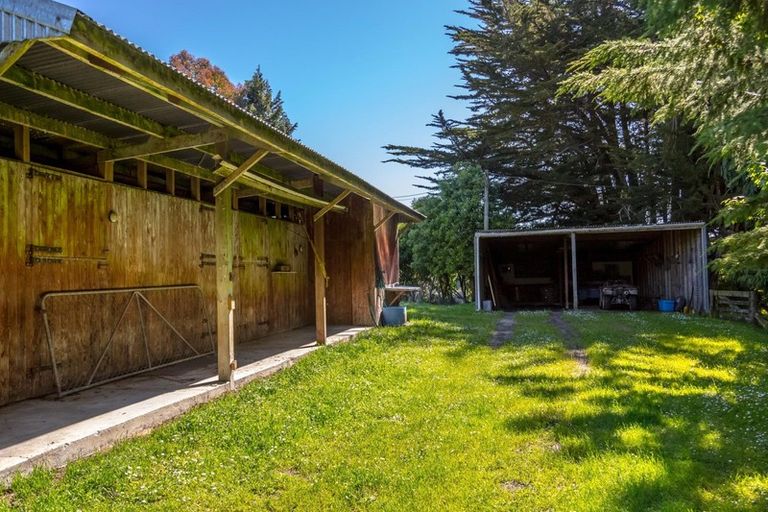 Photo of property in 1031 Admiral Road, Admiral Hill, Masterton, 5883