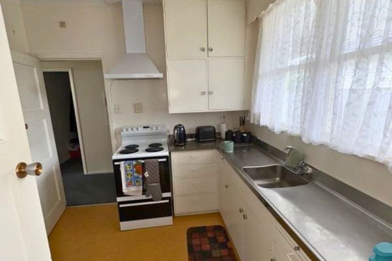 Photo of property in 351 Oxford Street, Levin, 5510