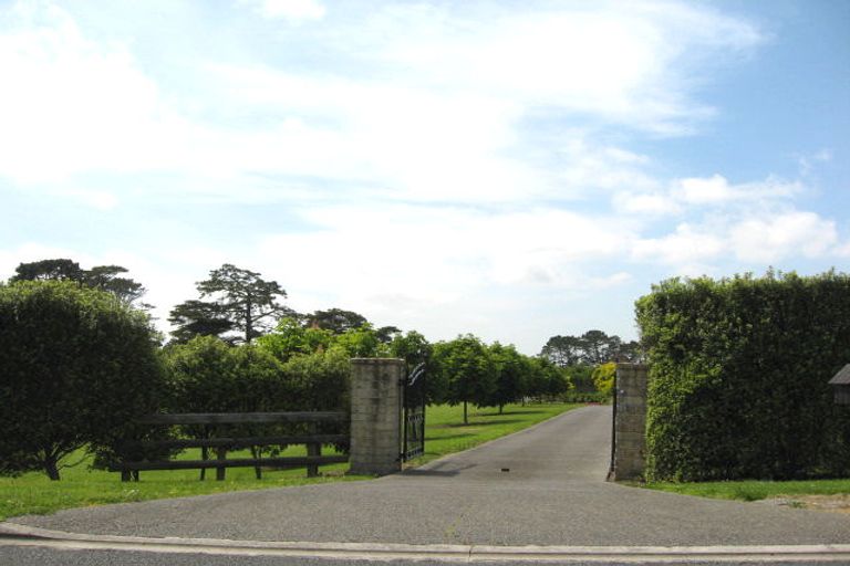 Photo of property in 14 Broadwood Rise, Kumeu, 0892