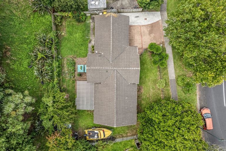 Photo of property in 92 Riverton Drive, Randwick Park, Auckland, 2105