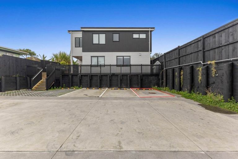 Photo of property in 7/29 Tudor Road, Henderson, Auckland, 0610