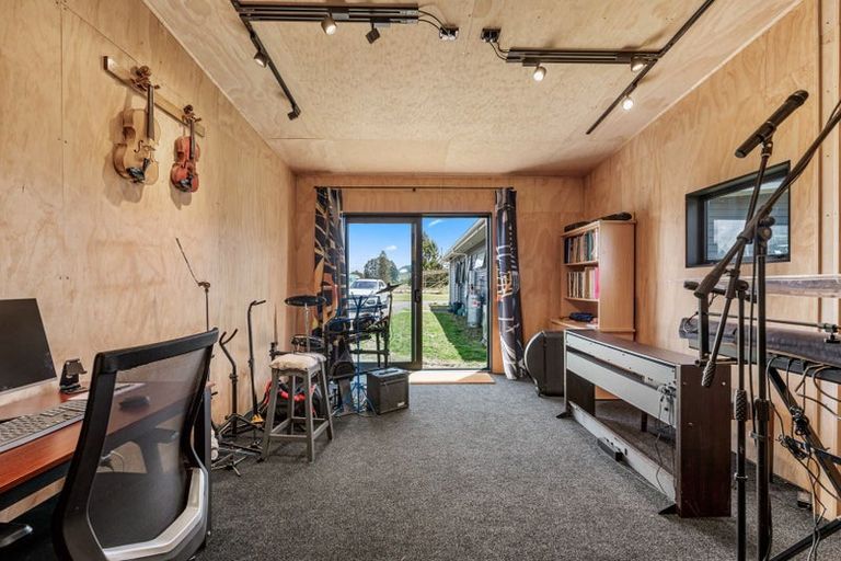 Photo of property in 62 Parerohi Grove, Kuratau, Turangi, 3381