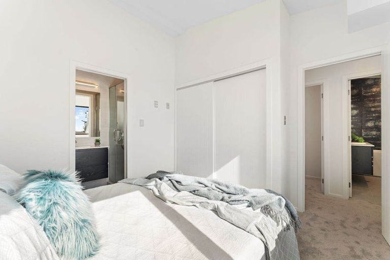 Photo of property in 5/122 Archibald Road, Kelston, Auckland, 0602