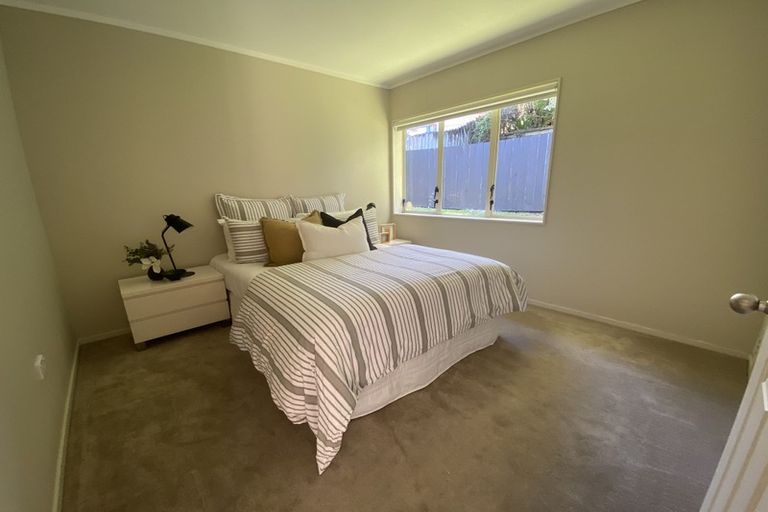 Photo of property in 16 Ryden Place, Glen Eden, Auckland, 0602