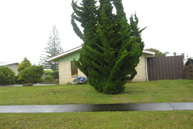 Photo of property in 12 Cypress Gardens Place, Onerahi, Whangarei, 0110
