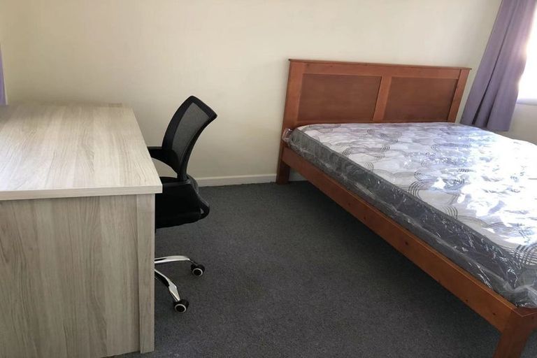 Photo of property in 218 Hillcrest Road, Hillcrest, Hamilton, 3216