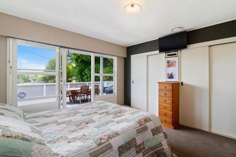Photo of property in 56 Grand Vue Road, Kawaha Point, Rotorua, 3010