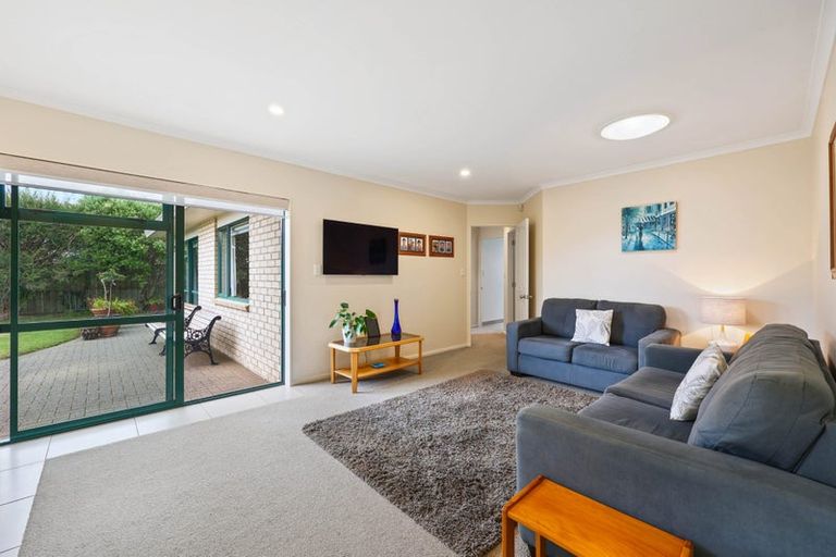 Photo of property in 8 Amesbury Rise, Henderson, Auckland, 0612