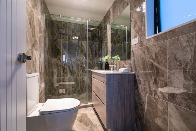 Photo of property in 5 Franheim Crescent, Orewa, 0931