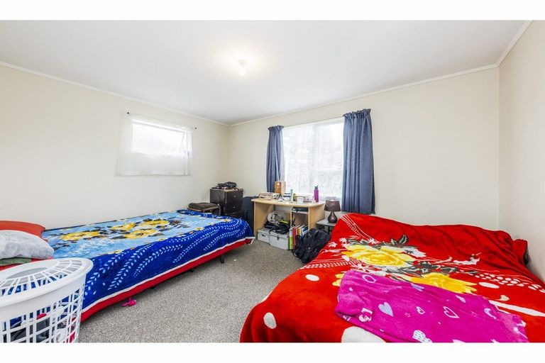 Photo of property in 2 Hobman Place, Manurewa, Auckland, 2102