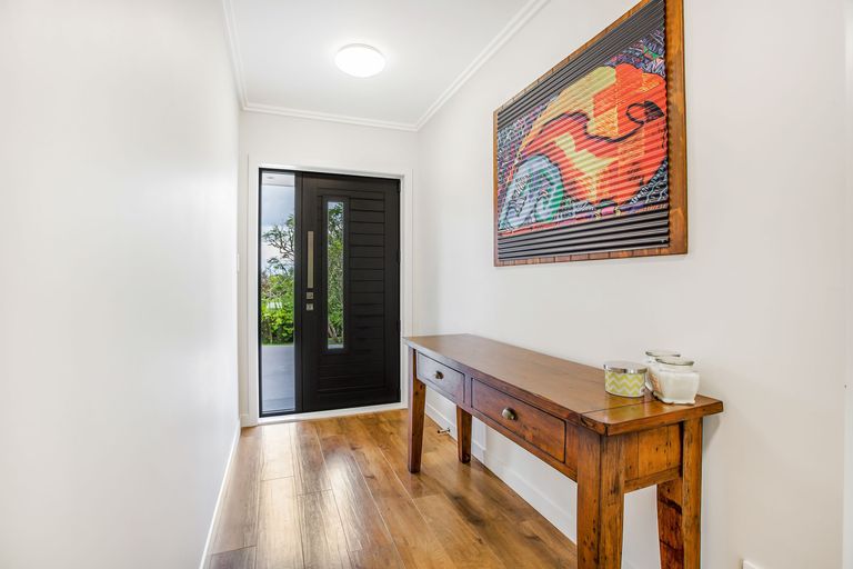 Photo of property in 15 Redmount Place, Red Hill, Papakura, 2110