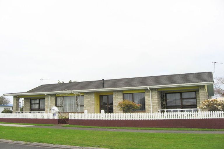 Photo of property in 22 Rahiri Street, Waitara, 4320