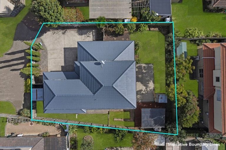 Photo of property in 26 Thornbury Crescent, East Tamaki Heights, Auckland, 2016