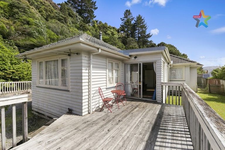 Photo of property in 24 Korau Grove, Stokes Valley, Lower Hutt, 5019