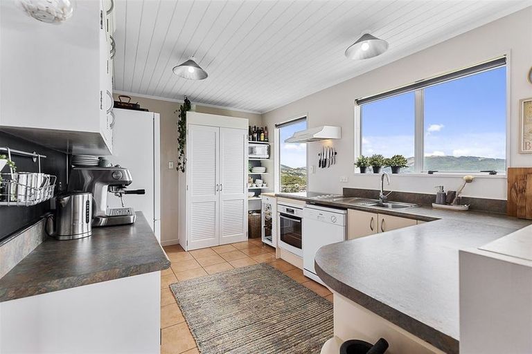 Photo of property in 42 Eskdale Road, Papakowhai, Porirua, 5024