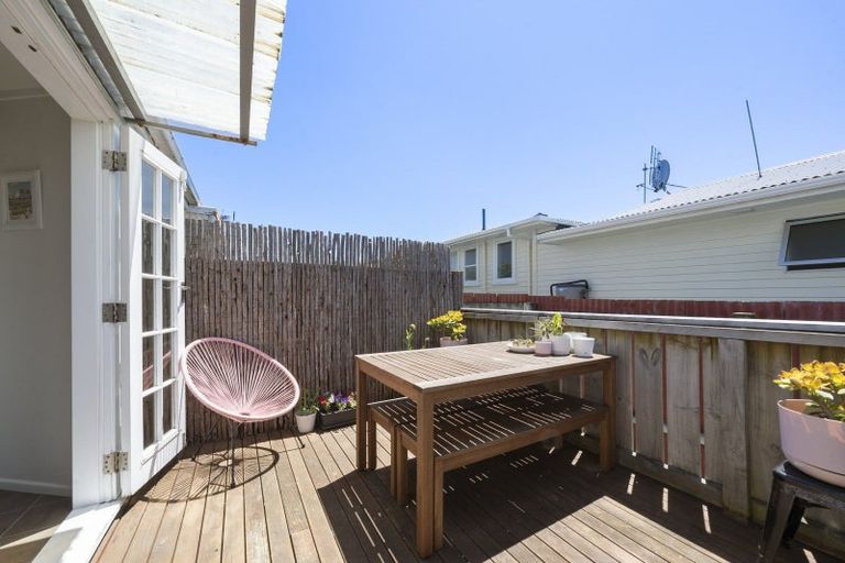 Photo of property in 3/14 Jillett Street, Titahi Bay, Porirua, 5022