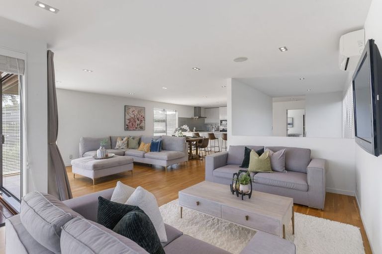 Photo of property in 38 Takutai Avenue, Bucklands Beach, Auckland, 2012