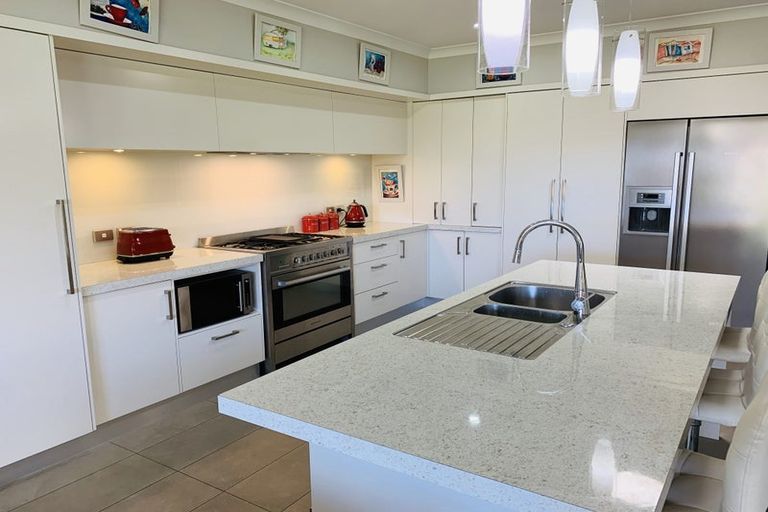 Photo of property in 8 Orotu Drive, Poraiti, Napier, 4112