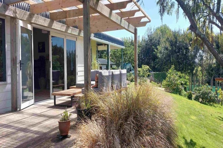 Photo of property in 92a Forest Lakes Road, Otaki, 5583