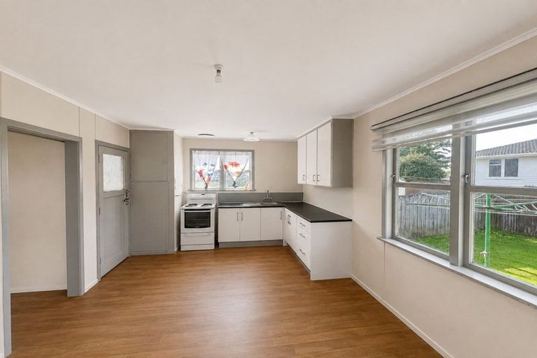 Photo of property in 613 Massey Road, Mangere, Auckland, 2022