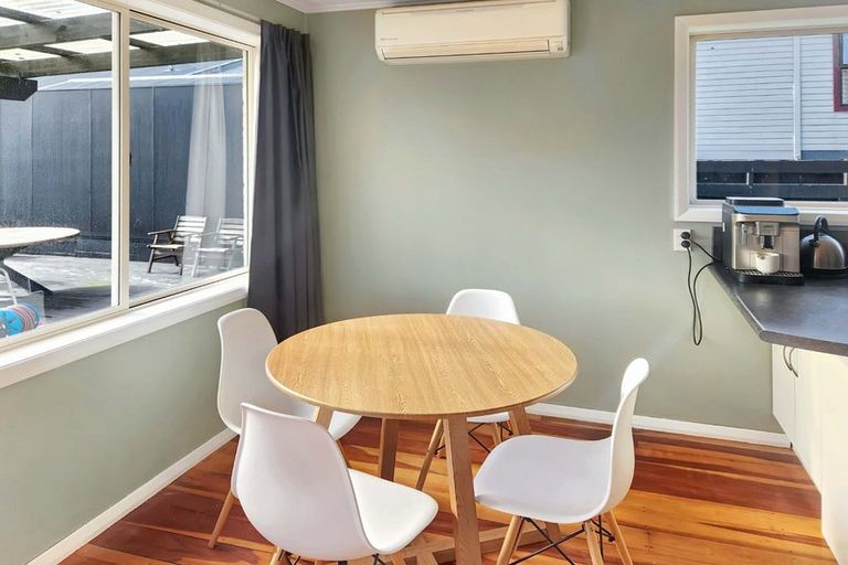 Photo of property in 184 Whites Line East, Waiwhetu, Lower Hutt, 5010