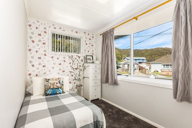 Photo of property in 3 Glen Alice Grove, Naenae, Lower Hutt, 5011