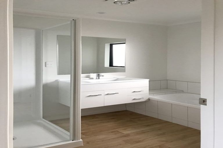 Photo of property in 1/1 Glengarry Road, Glen Eden, Auckland, 0602