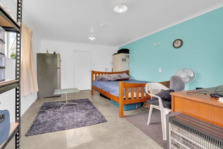 Photo of property in 111 Apollo Parade, Milson, Palmerston North, 4414