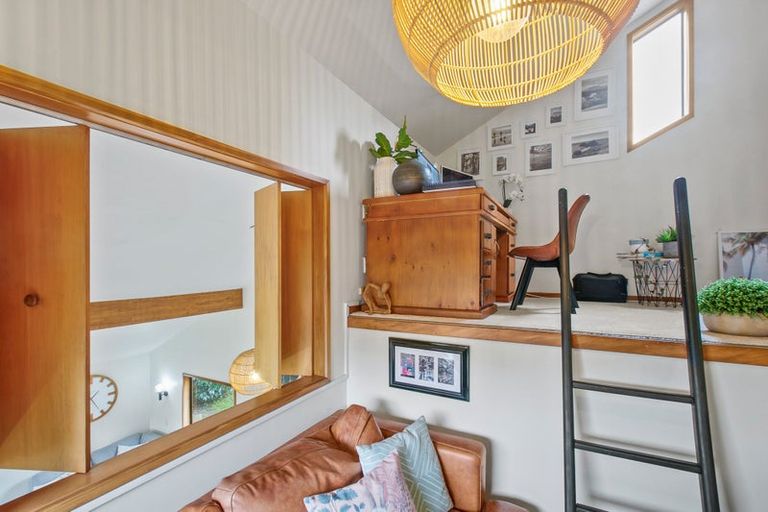 Photo of property in 11 Cannon Street, Westown, New Plymouth, 4310