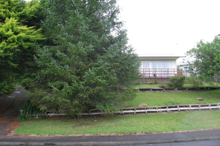 Photo of property in 7a Lucinda Place, Glen Eden, Auckland, 0602