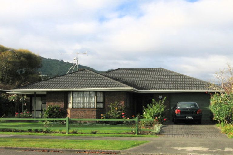 Photo of property in 84 Belvedere Avenue, Waikanae, 5036