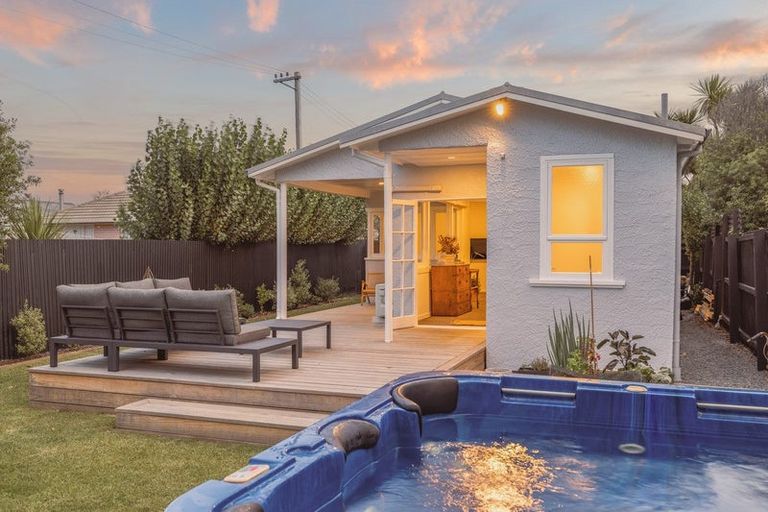 Photo of property in 12a Cradock Street, South New Brighton, Christchurch, 8062