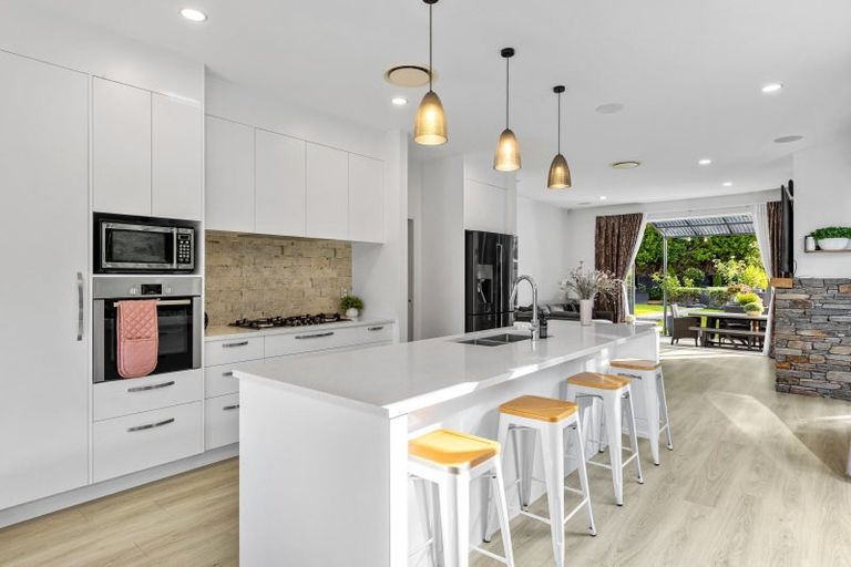 Photo of property in 8 Somerset Place, Stanmore Bay, Whangaparaoa, 0932