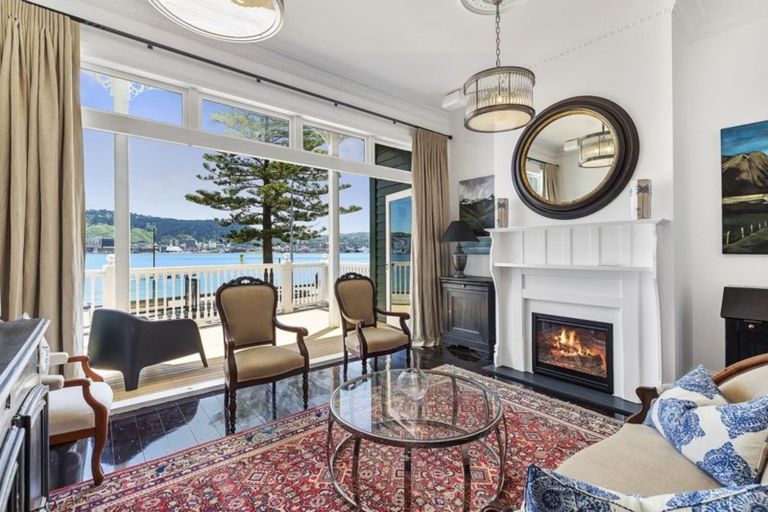 Photo of property in 322 Oriental Parade, Oriental Bay, Wellington, 6011