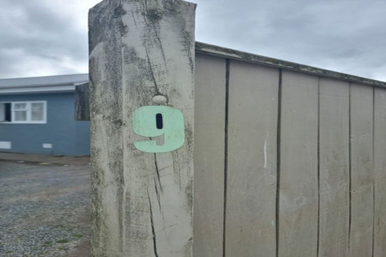 Photo of property in 9 Foster Street, Taita, Lower Hutt, 5011