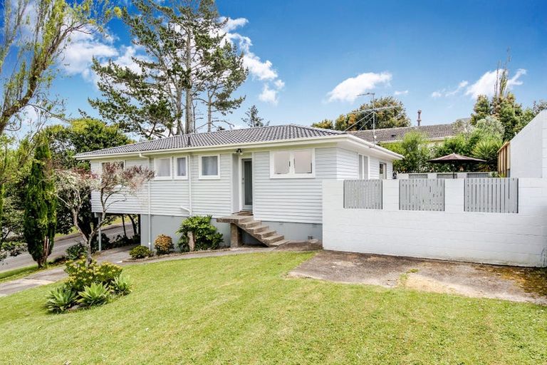 Photo of property in 31 Glenbervie Crescent, Massey, Auckland, 0614