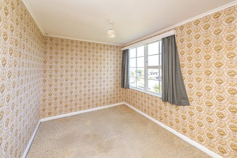 Photo of property in 98 Cornfoot Street, Castlecliff, Whanganui, 4501