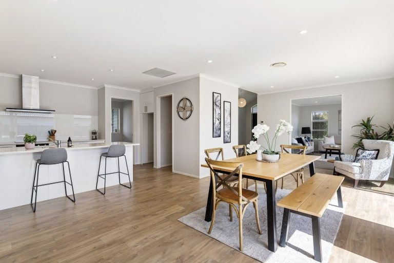 Photo of property in 3 Kuawa Drive, Kumeu, 0810