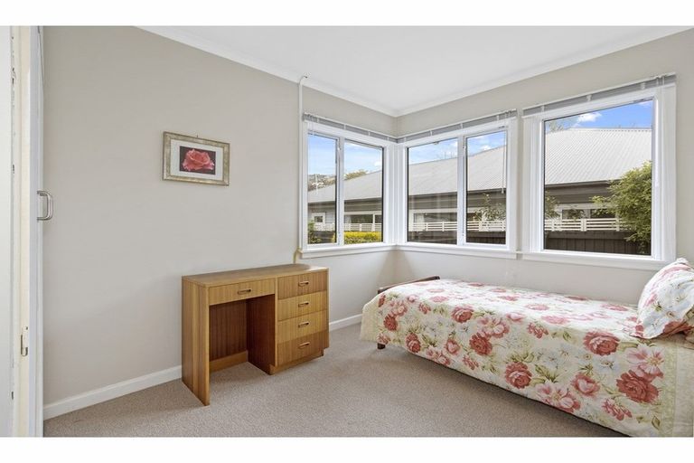 Photo of property in 36 Centaurus Road, Cashmere, Christchurch, 8022