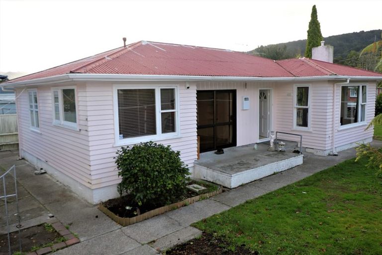 Photo of property in 59 Ebdentown Street, Ebdentown, Upper Hutt, 5018